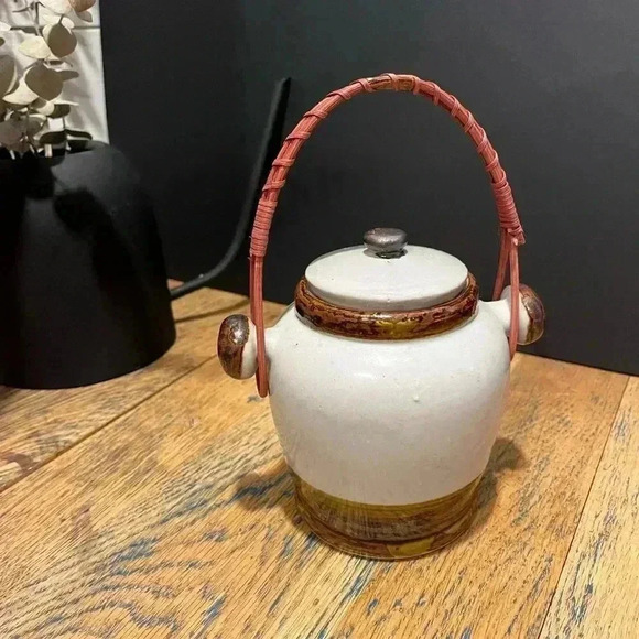 Vintage Ceramic Marinade Pot with Bamboo Handle - Picture 5 of 6